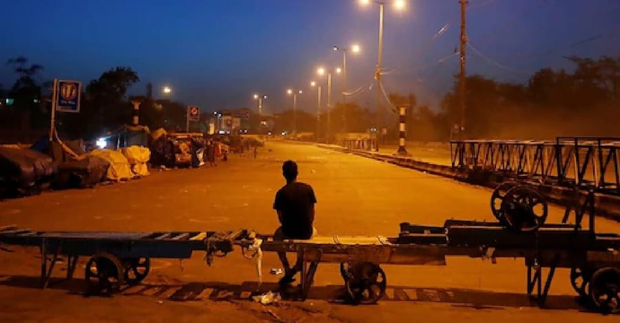 তুমি থাকলে না
